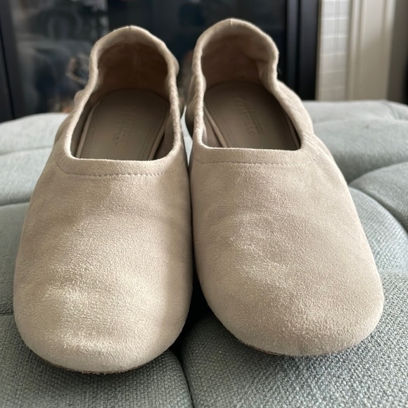 Mercedes Castillo Suede Emilia Mid Heels - Picture 3 of 16